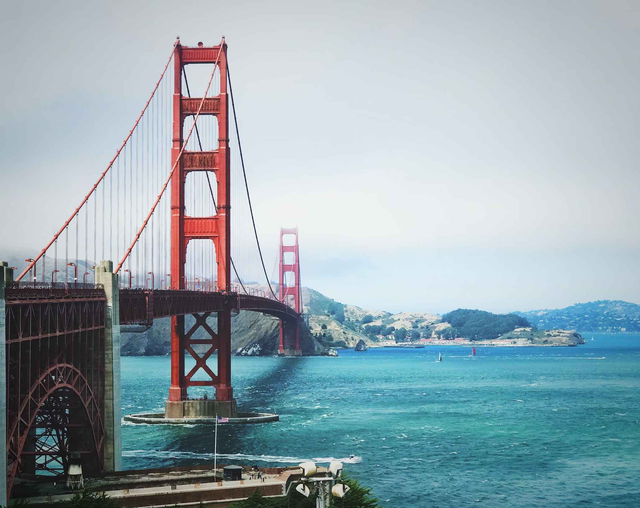 Picture of the golden gate bridge in San Francisco